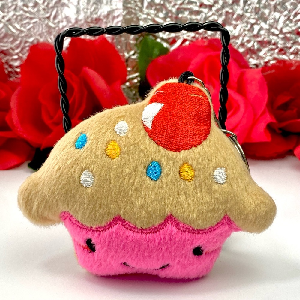 Strawberry Cupcake w/ Sprinkles KEYCHAIN